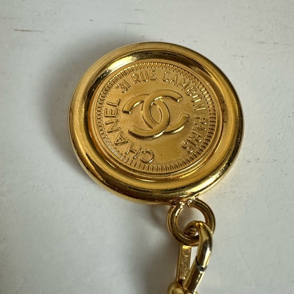 VINTAGE Chanel Rue Cambon Black Leather/24k gold plated chain belt - Picture 2 of 8